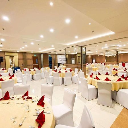 Days Hotel By Wyndham Iloilo Bagian luar foto