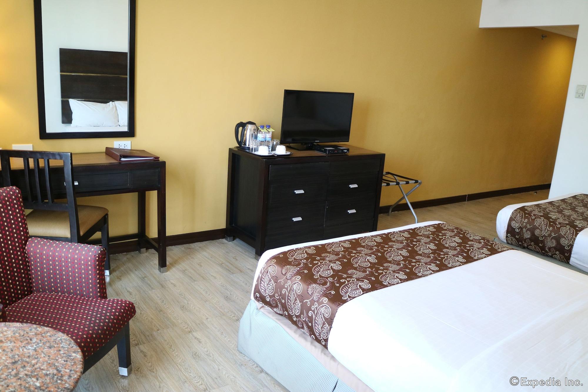 Days Hotel By Wyndham Iloilo Bagian luar foto