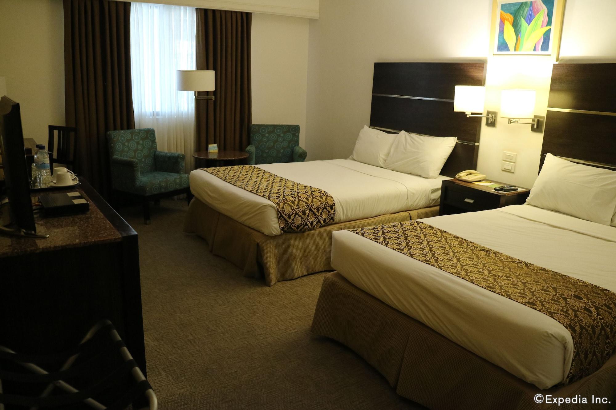 Days Hotel By Wyndham Iloilo Bagian luar foto
