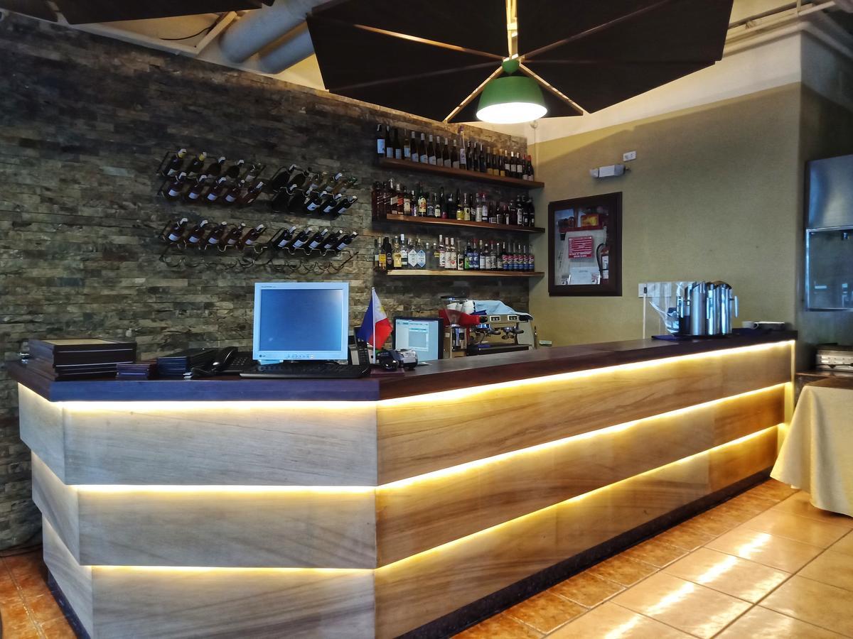 Days Hotel By Wyndham Iloilo Bagian luar foto